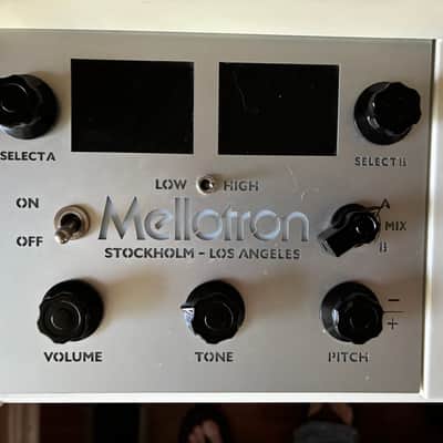 Mellotron M4000D 2010 - Present - White image 8