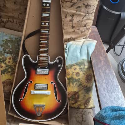 Sears Deluxe 60 s 70s - Sunburst Collectable 3/4 Size Guitar image 7