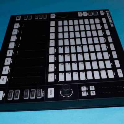 Native Instruments MASCHINE JAM Production & Sequencing Controller image 2