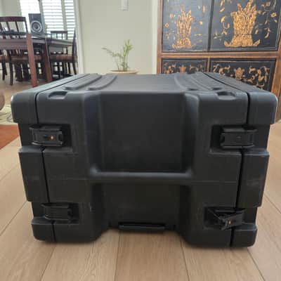 SKB 8U Roto-Molded Rolling Rack Road Case image 3