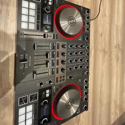 Native Instruments Traktor Kontrol S4 MK3 2018 - Black with Flight Case + LG Gram Laptop 17” (with traktor software installed) image 19