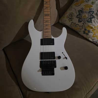 ESP LTD M-1000 Deluxe 2013 - Gloss White image 1