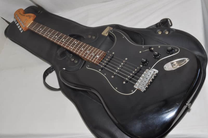 Fender Japan Squier ST72 Large Head Black Electric Guitar Ref No 7210 image 1