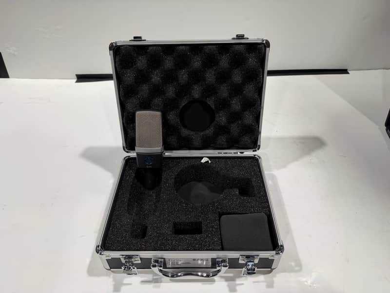 AKG C214 Large Diaphragm Cardioid Condenser Microphone