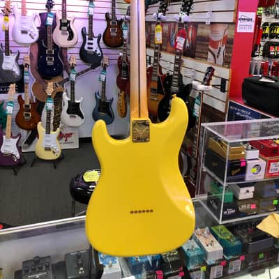 Fender Custom Shop Limited Edition 1954 Hardtail Stratocaster® DLX Closet Classic, 1-Piece Quartersawn Maple Neck Fingerboard - Faded Aged Canary Yellow image 14