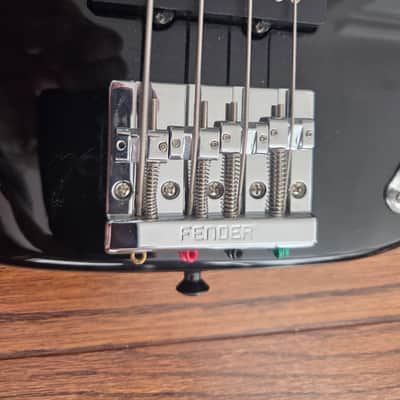 Fender "Squier Series" Standard Precision Bass Active with Rosewood Fretboard 1992 - 1996 - Black image 4