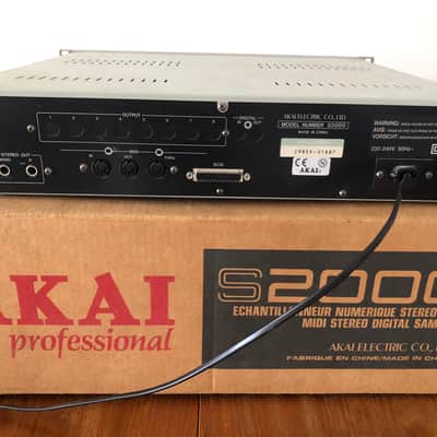 Akai S2000 MIDI Stereo Digital Sampler 1995 - White image 4
