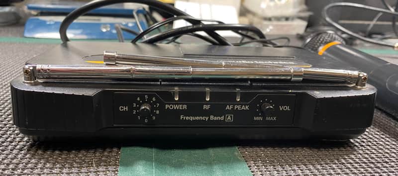Audio-Technica ATW-R600X - Wireless Microphone System image 1