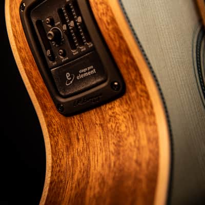 Larrivée OMV-40 with Mahogany, Sitka Spruce & L.R. Baggs Stagepro Element Pickup image 6