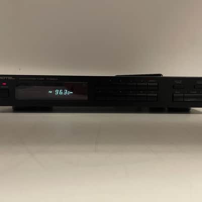 Rotel - RT935AX - AM/FM Stereo Tuner image 2