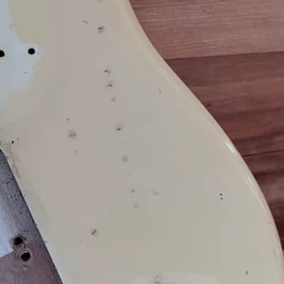 Fender Musicmaster bass 1976 white body original image 7