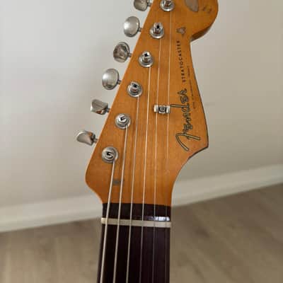 Fender Mike McCready Signature Stratocaster 2023 - Present - 3-Color Sunburst Relic image 3