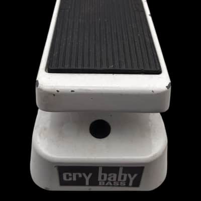 Dunlop 105Q Cry Baby Bass Wah 1999 - Present - White X8329 image 3