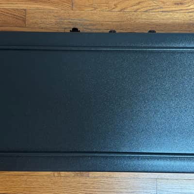 Schecter SGR C/V Series Guitar Hard Case - Black image 2