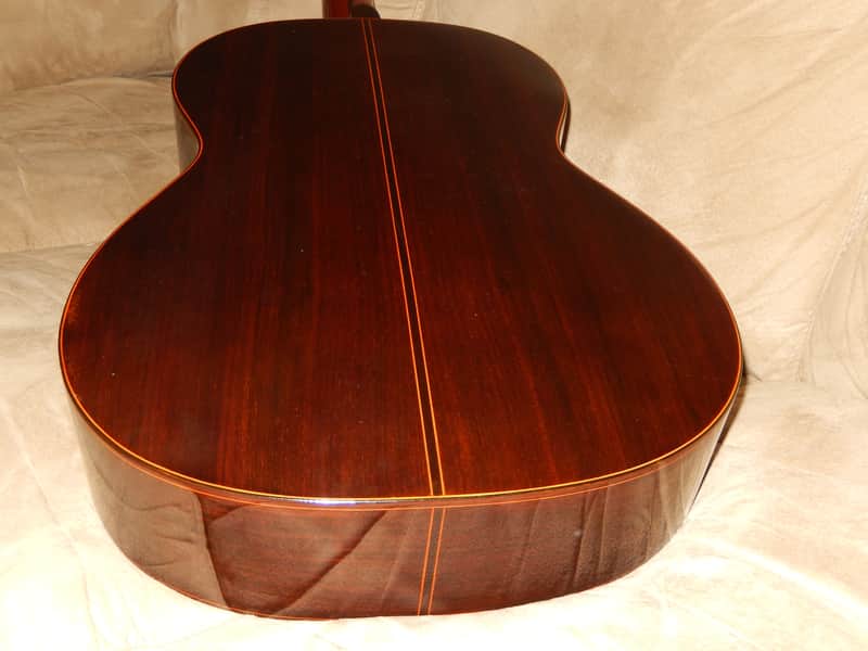 HAND MADE IN JAPAN GREAT VINTAGE SUZUKI C200 CLASSICAL GUITAR IN