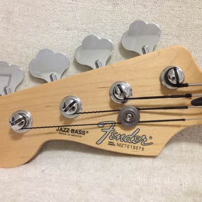 2007 Left Handed Lefty Fender Special Edition Deluxe Jazz Bass Natural Ash image 2