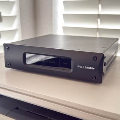 Universal Audio UAD-2 Satellite OCTO Core Thunderbolt DSP Accelerator 2019 - 2020 - Black image 1