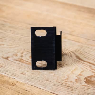 DBX Single Rack Ear for 163x/263x/363x/463x/563x Mount Bracket U283835 image 3