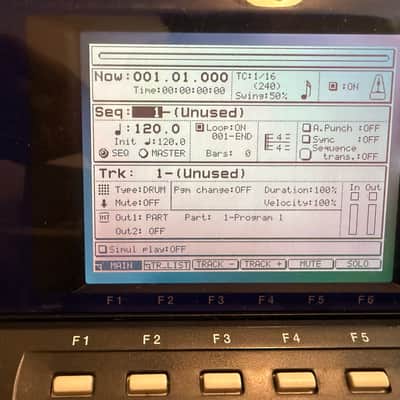 Akai MPC4000 Music Production Center - White image 17