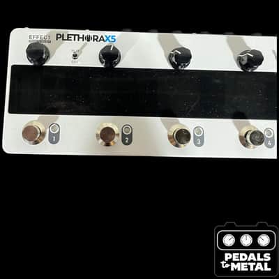 TC Electronic Plethora X5 TonePrint Multi-Effects Pedalboard with Power Supply 2020 - Present - White - X17110 image 4