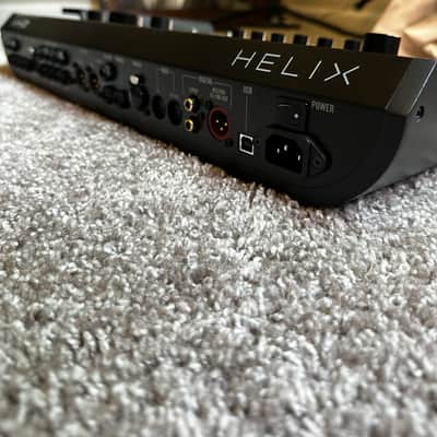 Line 6 Helix Floor 2015 - Black - Near New Condition - CIB image 7