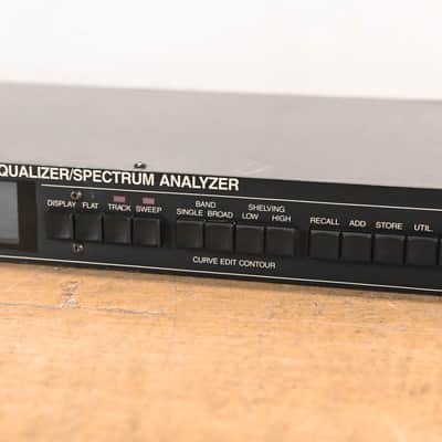 TC Electronic TC 1128 Programmable 28-Band Graphic EQ/Spectrum Analyzer CG01VQ0 image 3