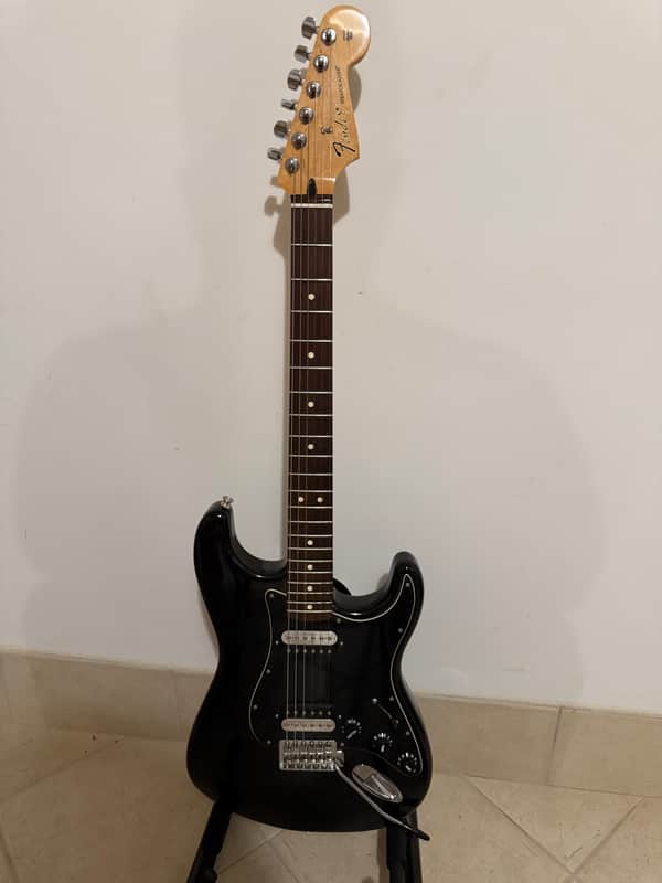 Immagine Fender Standard Stratocaster HH with Rosewood Fretboard 2014 - 2017 - Black - 1
