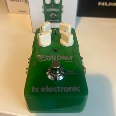 TC Electronic Corona Chorus 2011 - Present - Green image 6