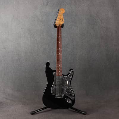 Fender Mexican Standard Stratocaster - Black - 2nd Hand (169786) image 2