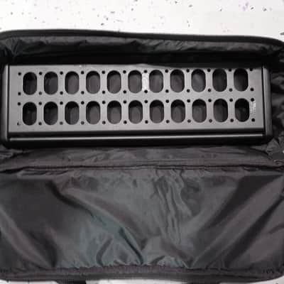 Livewire PB200 Effects Pedal Pedalboard W/ Carrying Case Bag image 3