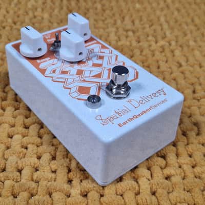 EarthQuaker Devices Spatial Delivery Sample & Hold Envelope Filter V2 - White Sparkle / Orange Print image 4
