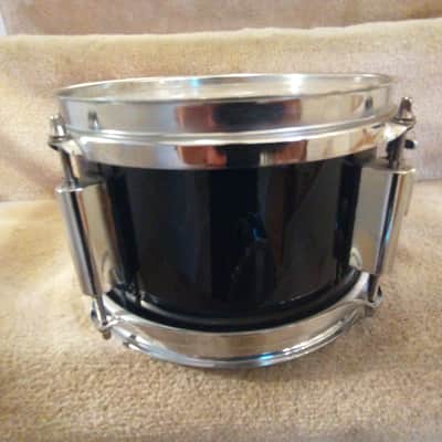 Unknown Two matching 10 and 12-in diameter shallow mounted toms gloss black excellent condition! image 9