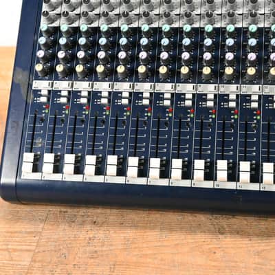 Soundcraft MFXi 20/2 20-Channel Analog Mixer with Effects CG01TRV image 5