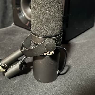 Shure SM7B Cardioid Dynamic Microphone 2001 - Present - Black image 6