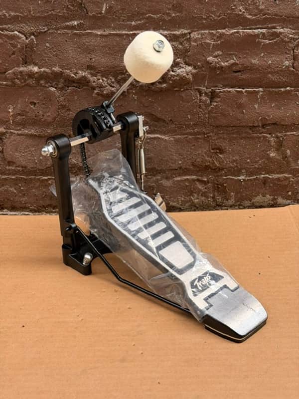 Traps Single Chain Bass Drum Pedal image 1