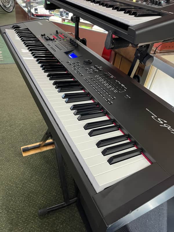 Yamaha S90 XS 88-key Master Keyboard