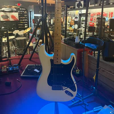 1978-1979 Fender American Stratocaster - White - all original image 2