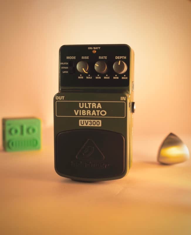 Behringer UV300 Ultra Vibrato Pedal 2010s - Standard image 1