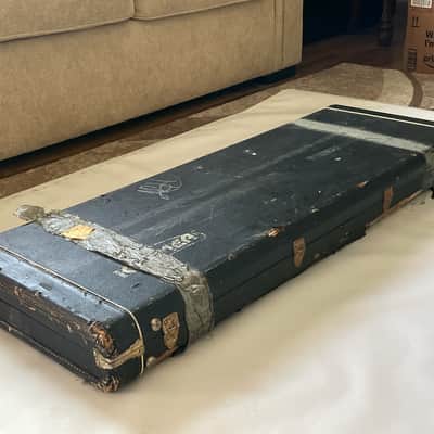 Immagine 1980's Kramer Pacer, Baretta, Sustainer Black Tolex Hardshell Electric Guitar Case (Rough Shape, Needs repair) - 4