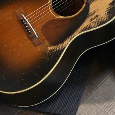 1952 Gibson LG-2 Acoustic Guitar Sunburst + Flight Case image 6