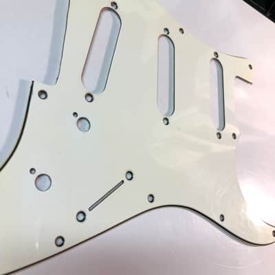 Stratocaster Style 3-Ply Pickguard - Aged White - 1980’s image 3