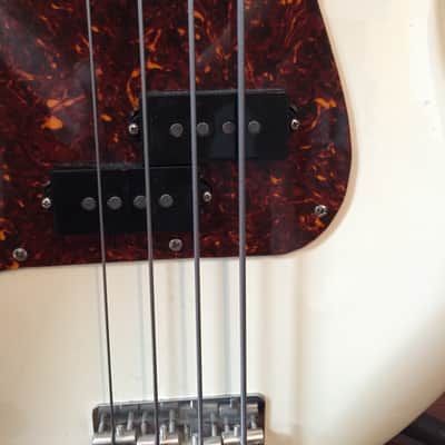 Fender P-Bass (Jr.) Left-handed (MIJ) image 4