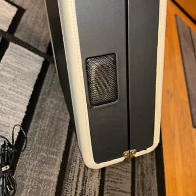 Crosley Suitcase Carrying Turntable-Speaker CR6019A-BK 2014 - Black/Tan w/Power Supply image 15