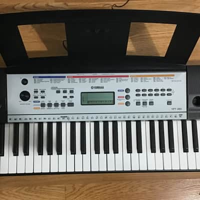 Yamaha YPT-260 61-Key Portable Keyboard 2019 - Present - Black