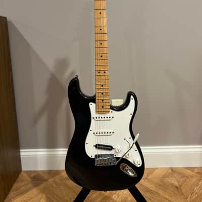 Fender American Standard Stratocaster with Maple Fretboard, Tremolo, 1995 - Black image 5