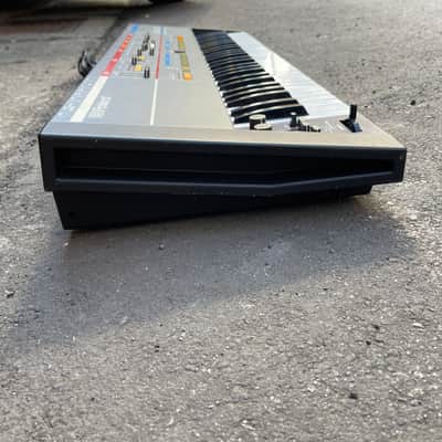 Roland Juno-106 61-Key Programmable Polyphonic Synthesizer image 3