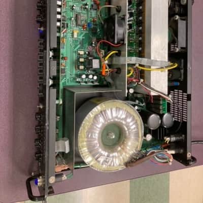 Mesa Boogie M9 Carbine 600-Watt Rackmount Bass Amp Head 2009 - 2017 - Black image 8