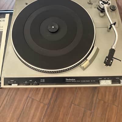 Technics SL-210 1970-1980 - Silver image 4