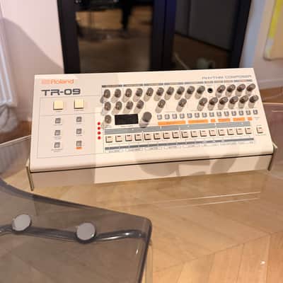 Roland TR-09 Rhythm Composer 2017 - Present - White imagen 3