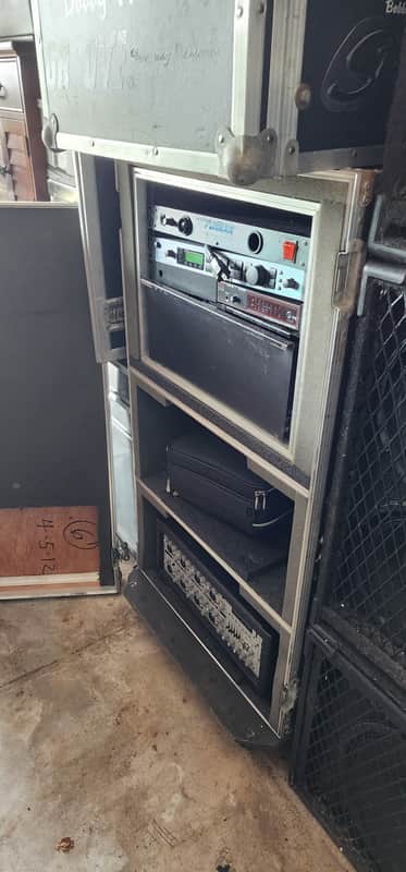 ? ? ? Road case for pro audio/tube amp image 1